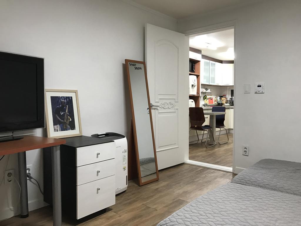 Apartment Pyeongchang Dong Seoul